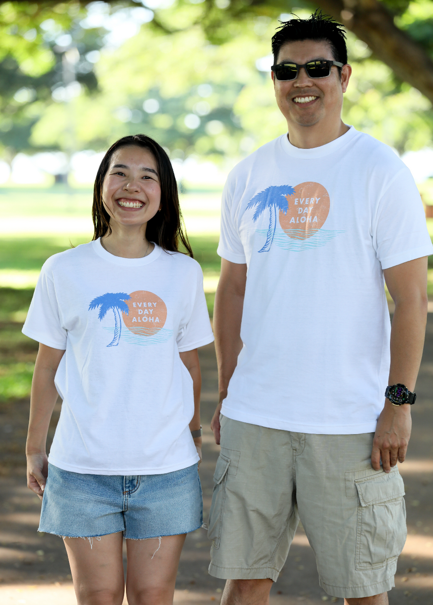 Everyday Aloha ロゴTシャツ ユニセックス ホワイト
