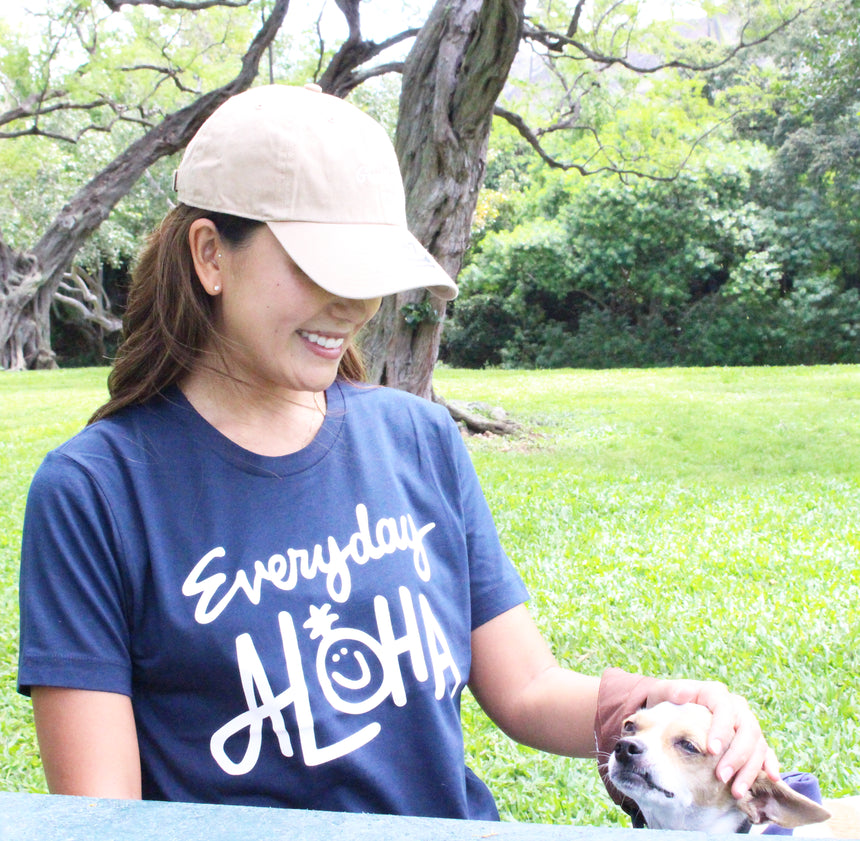 Everyday Aloha ロゴTシャツ ユニセックス ネイビー